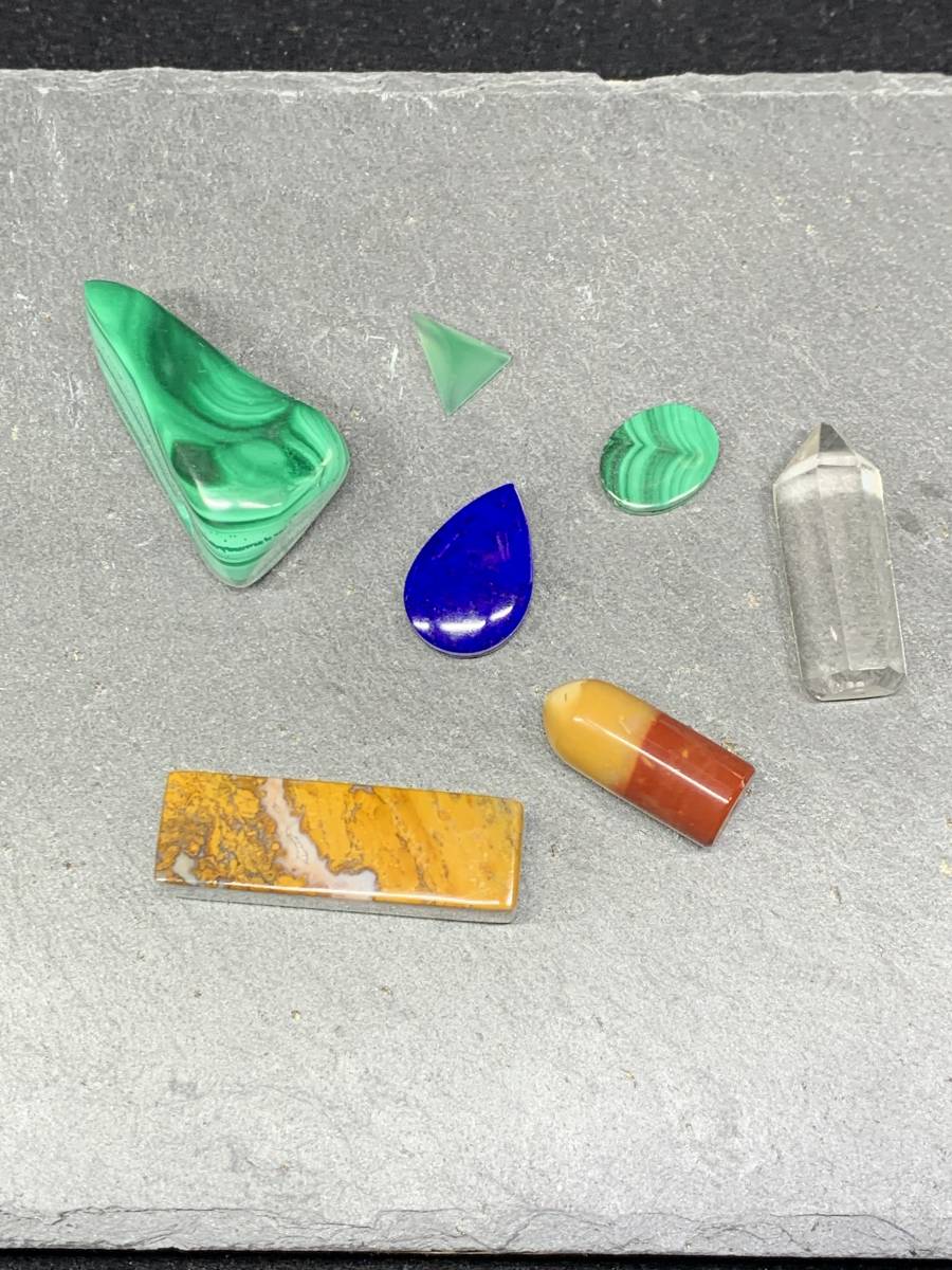 Pierres semi précieuses finies après un stage de taille de 5 jours à Montpellier